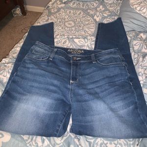 Women’s Arizona Jeans!!